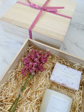 Load image into Gallery viewer, Gift for Her Hamper